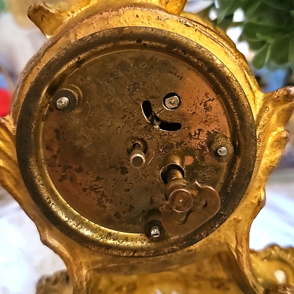 Art Nouveau Legged Gold Clock - Picture 5 of 8